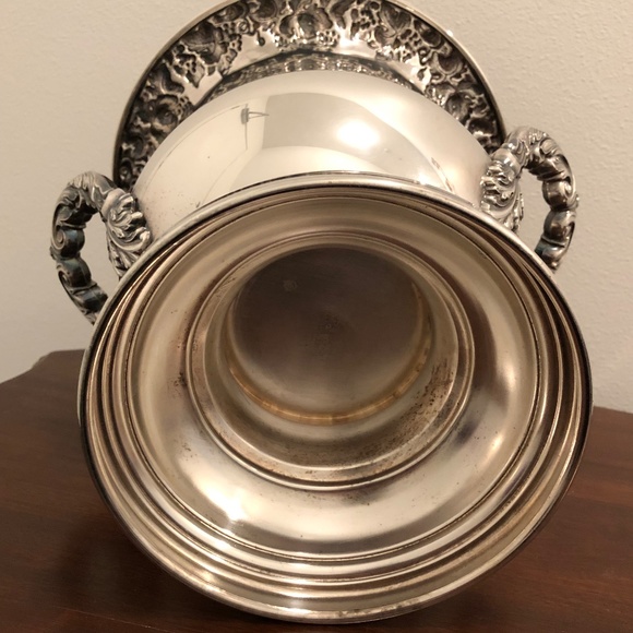 Vintage Champagne Wine Bucket Grape Vine and Leaves Repousse Silverplate - Picture 13 of 15